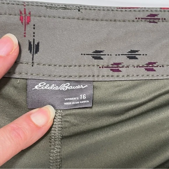 Eddie Bauer Olive Camo Green Skorts Casual Adventurer arrow print - Picture 6 of 16